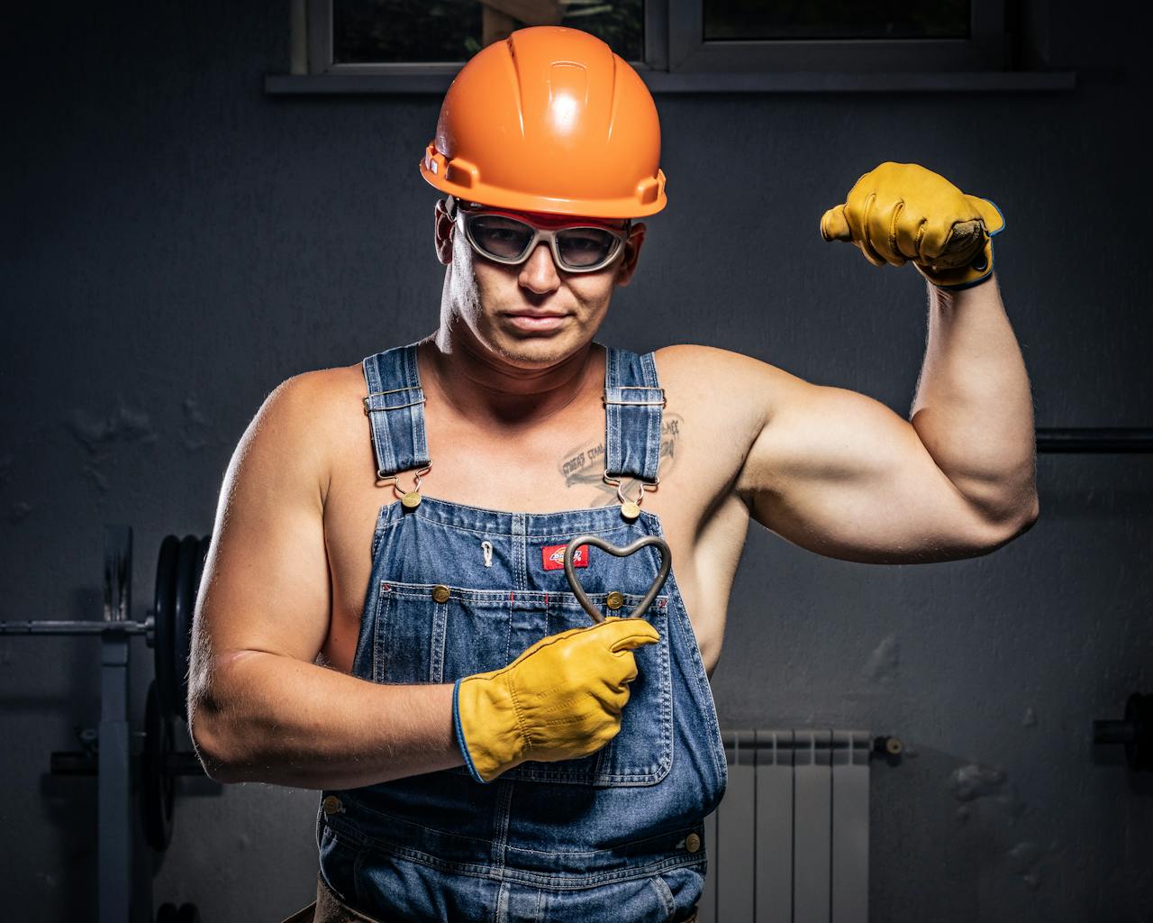 A plumber flexing his guns